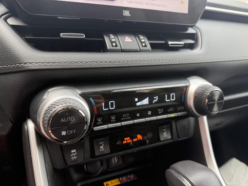 Toyota RAV4 Hybrid Vehicle Image 28