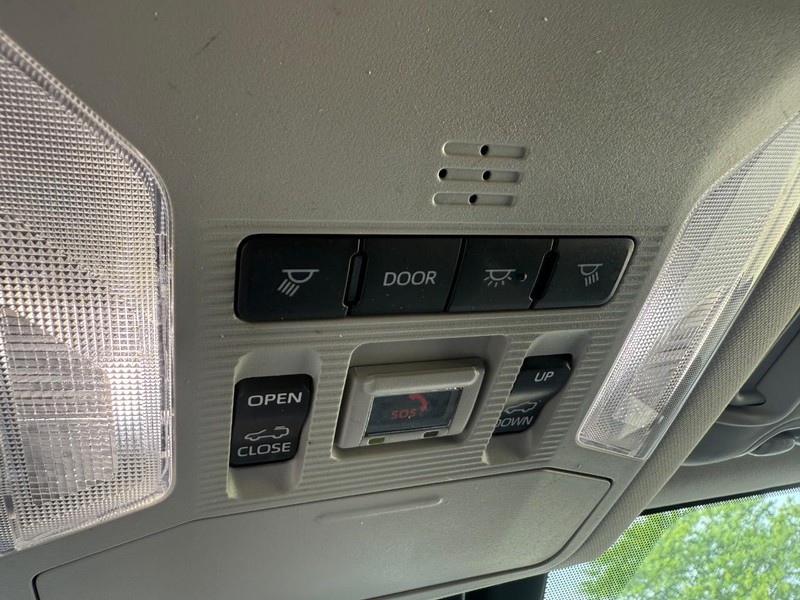 Toyota RAV4 Hybrid Vehicle Image 32