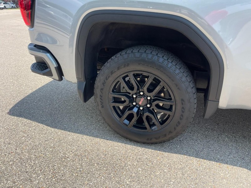 GMC Sierra 1500 Vehicle Image 08