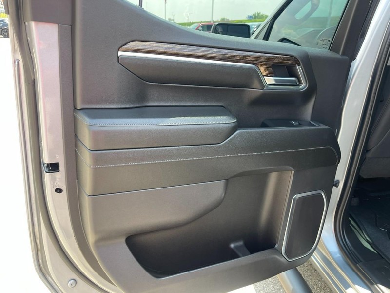 GMC Sierra 1500 Vehicle Image 16