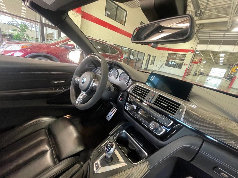 BMW M4 Vehicle Image 06