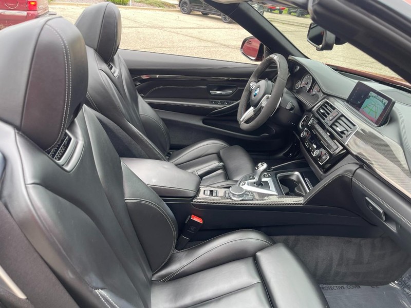 BMW M4 Vehicle Image 10