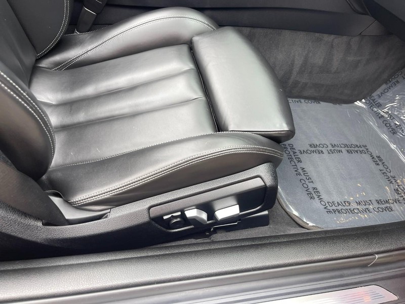 BMW M4 Vehicle Image 11