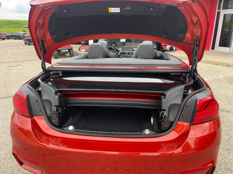 BMW M4 Vehicle Image 15