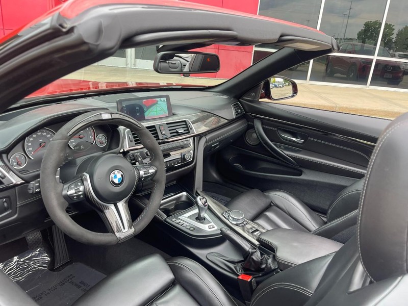 BMW M4 Vehicle Image 18