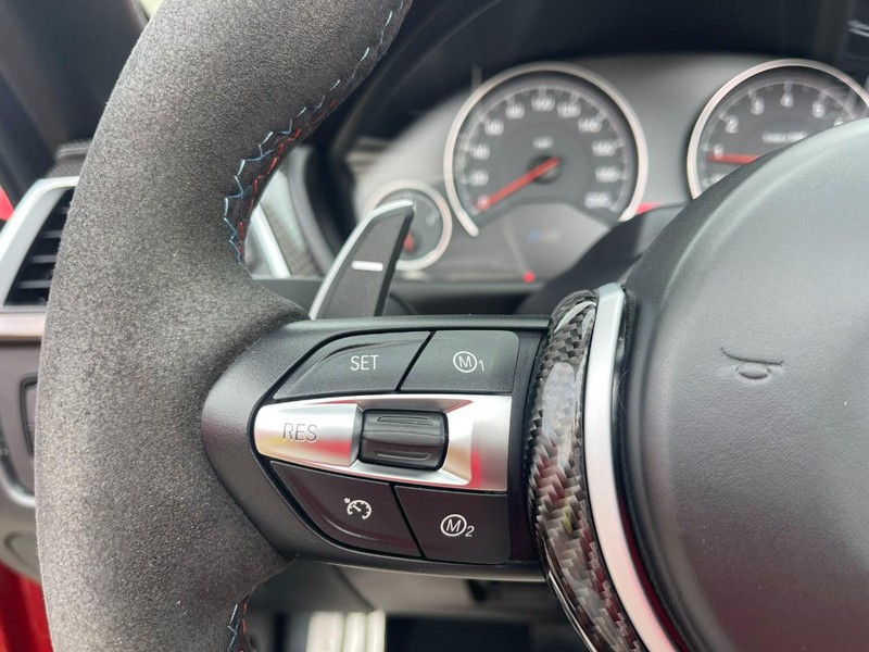 BMW M4 Vehicle Image 25