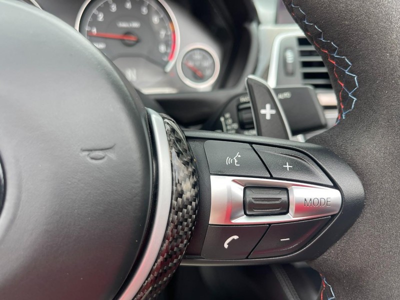 BMW M4 Vehicle Image 26