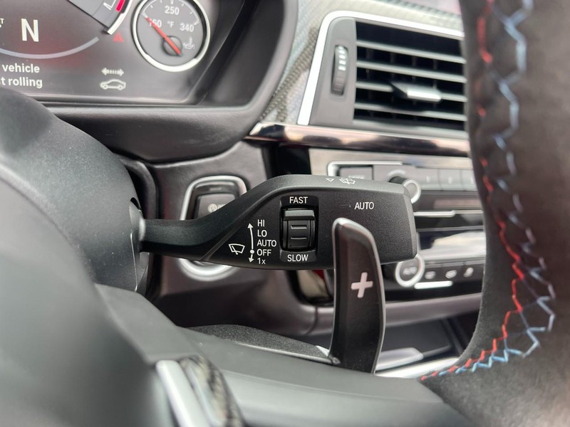 BMW M4 Vehicle Image 28