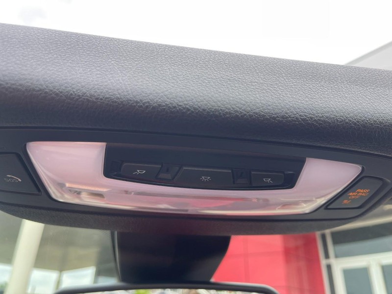 BMW M4 Vehicle Image 34