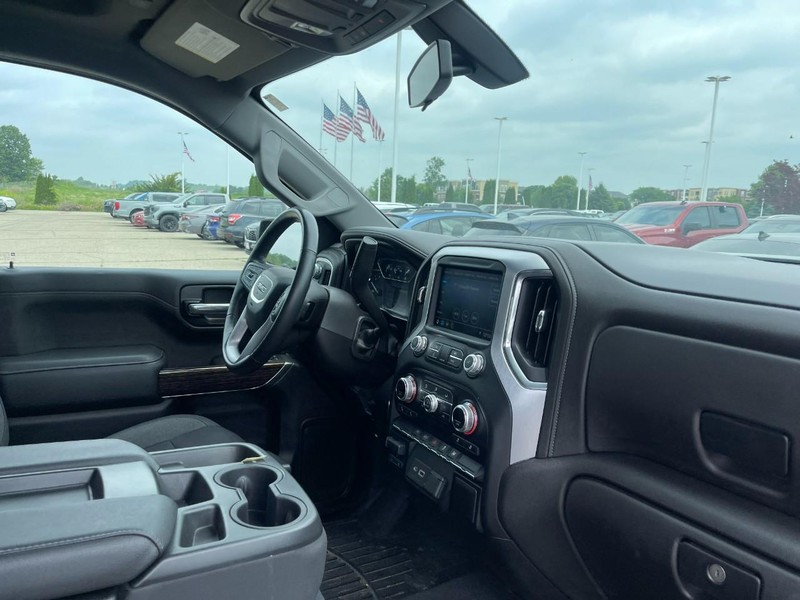 GMC Sierra 1500 Vehicle Image 02
