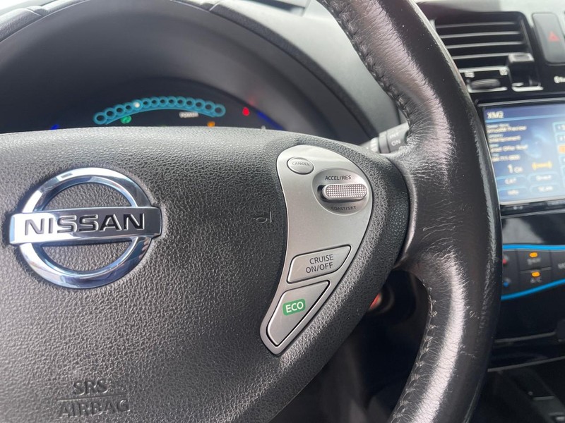 Nissan LEAF Vehicle Image 20