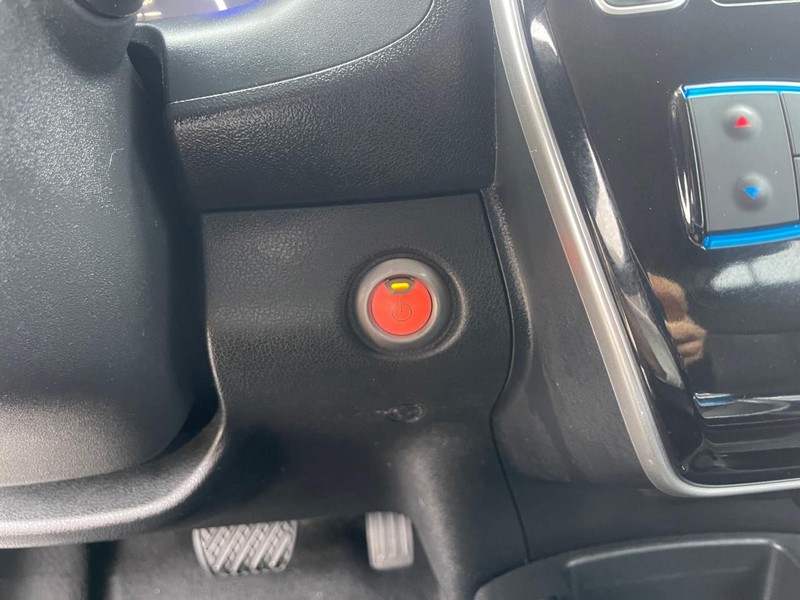 Nissan LEAF Vehicle Image 23