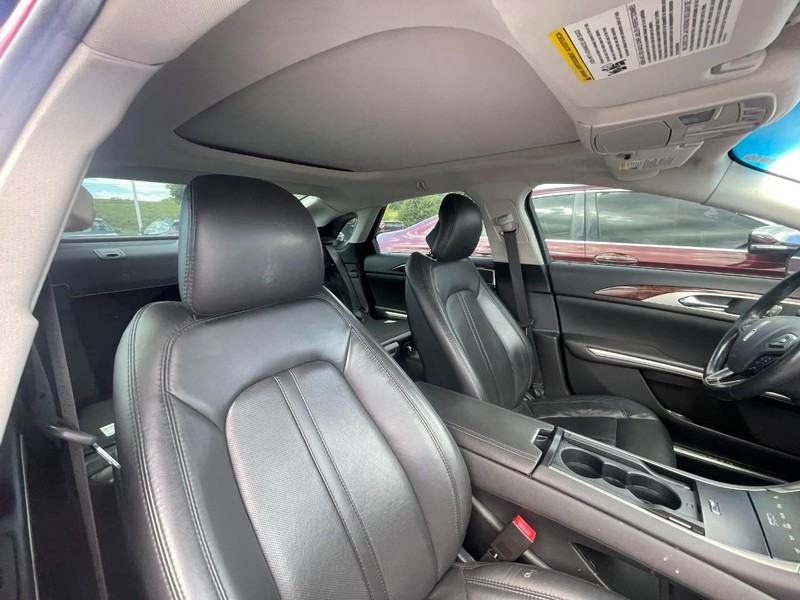 Lincoln MKZ Vehicle Image 04