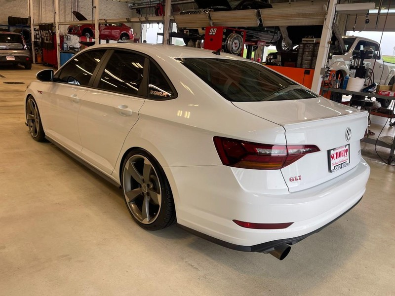 Volkswagen Jetta GLI Vehicle Image 04