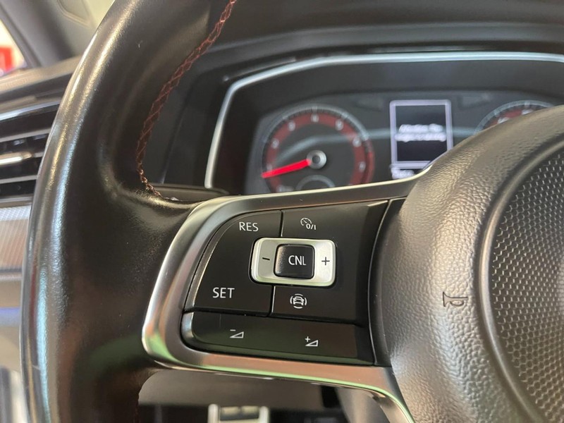 Volkswagen Jetta GLI Vehicle Image 19