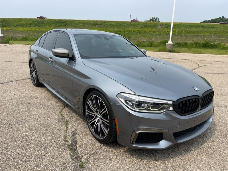 BMW 5 Series Vehicle Image 02