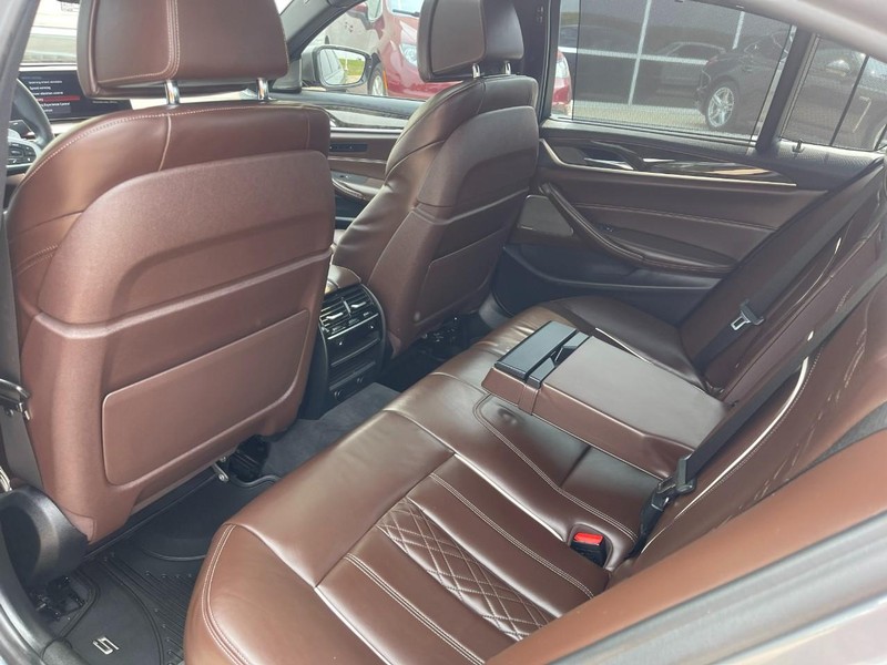 BMW 5 Series Vehicle Image 19