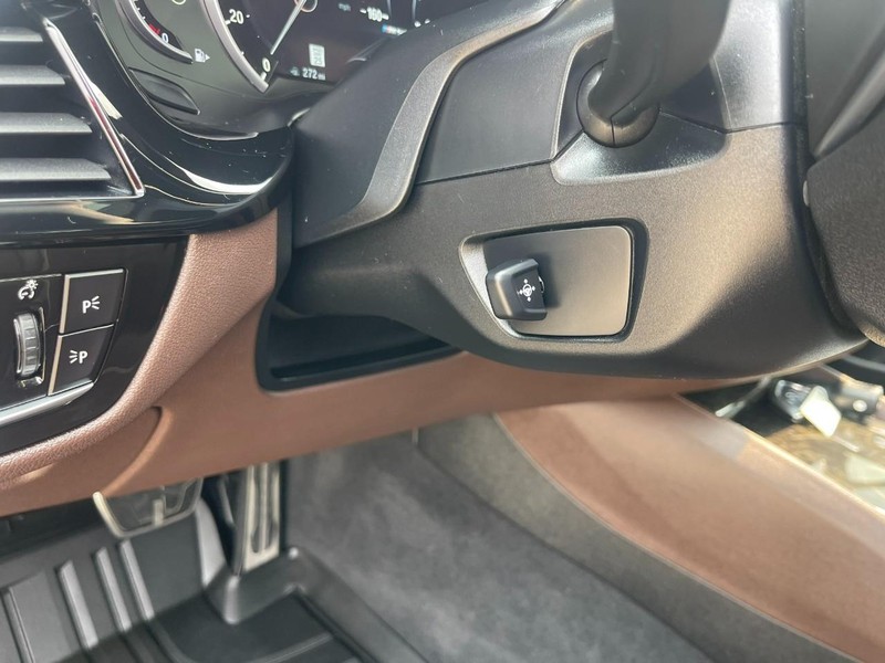 BMW 5 Series Vehicle Image 27