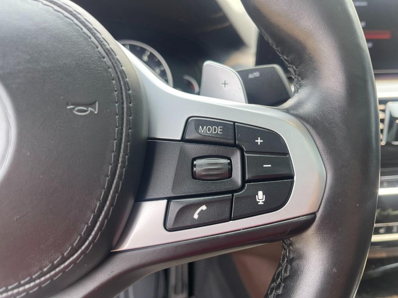 BMW 5 Series Vehicle Image 30