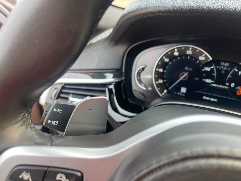 BMW 5 Series Vehicle Image 31