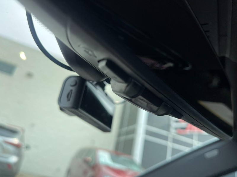 BMW 5 Series Vehicle Image 38