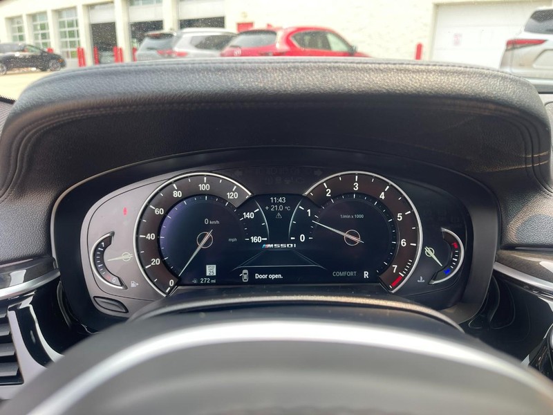 BMW 5 Series Vehicle Image 41