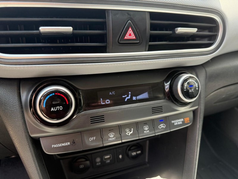 Hyundai Kona Vehicle Image 25