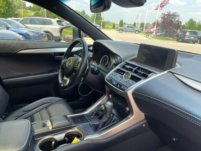 Lexus NX Vehicle Image 09