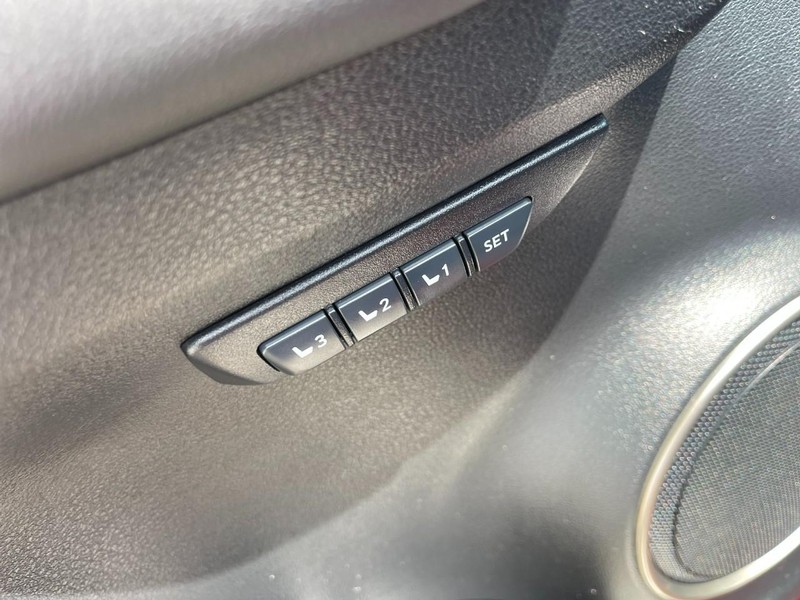 Lexus NX Vehicle Image 25