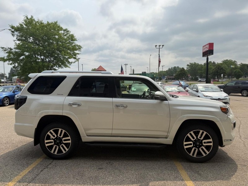 Toyota 4Runner Vehicle Image 04