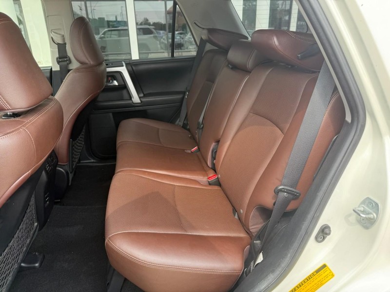 Toyota 4Runner Vehicle Image 11