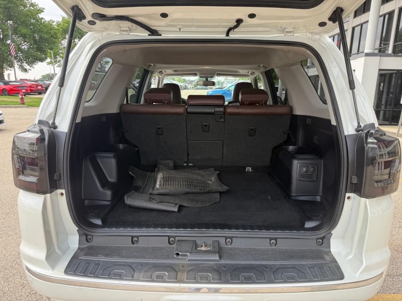 Toyota 4Runner Vehicle Image 13