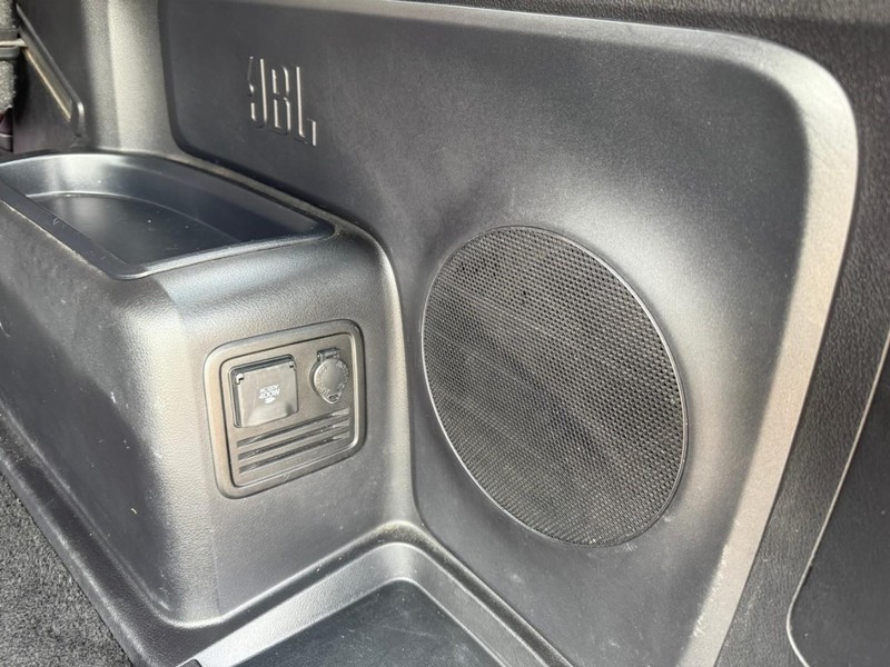 Toyota 4Runner Vehicle Image 16