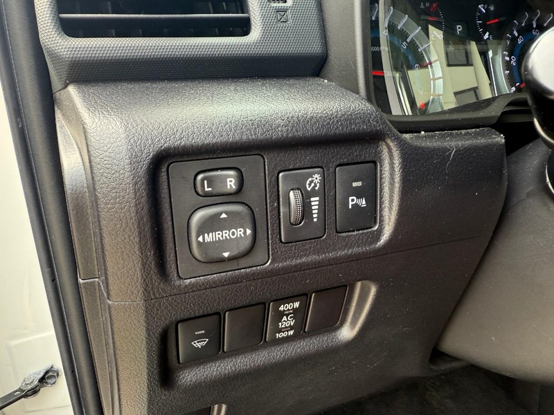 Toyota 4Runner Vehicle Image 23