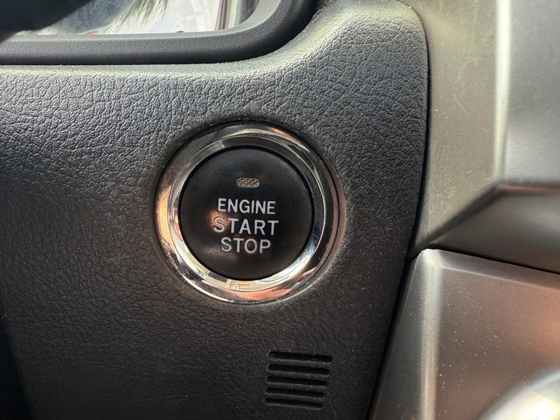 Toyota 4Runner Vehicle Image 30