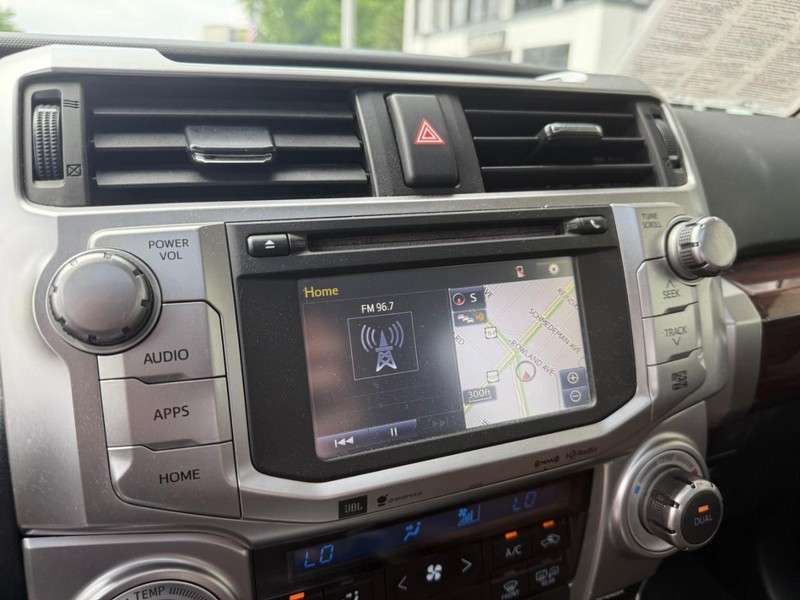 Toyota 4Runner Vehicle Image 32