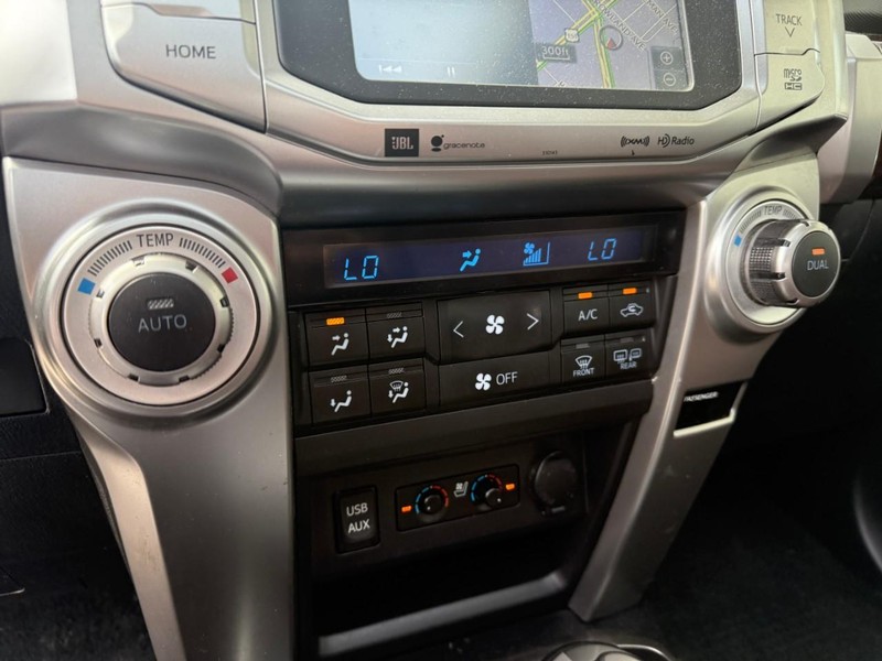 Toyota 4Runner Vehicle Image 33