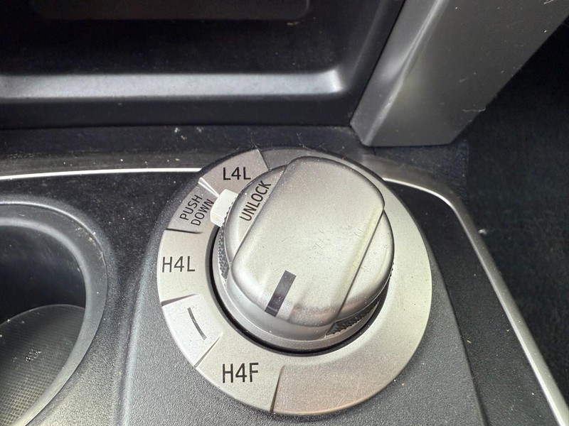 Toyota 4Runner Vehicle Image 36