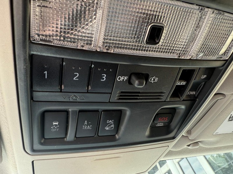 Toyota 4Runner Vehicle Image 39