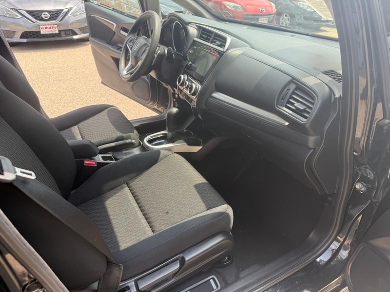 Honda Fit Vehicle Image 17
