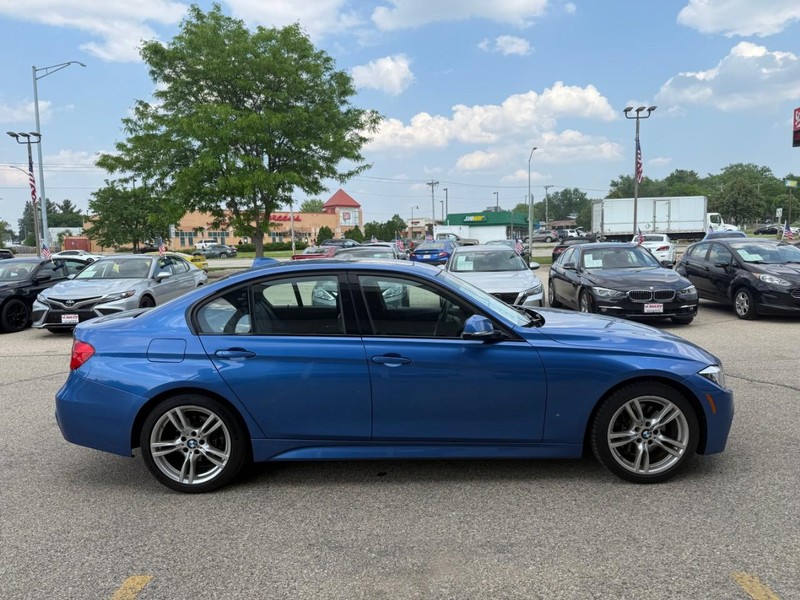 BMW 3 Series Vehicle Image 04