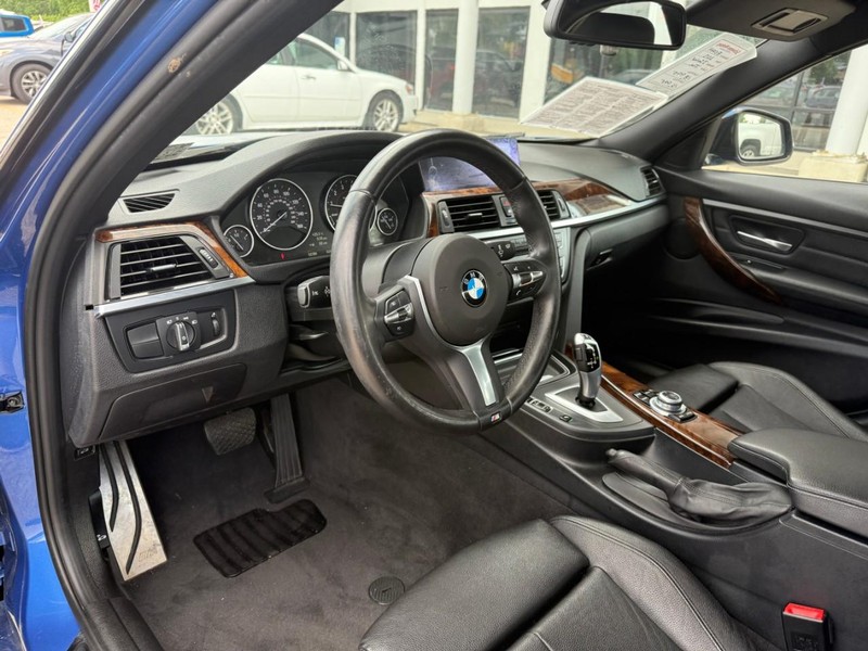 BMW 3 Series Vehicle Image 10
