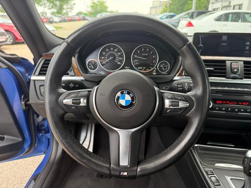 BMW 3 Series Vehicle Image 19