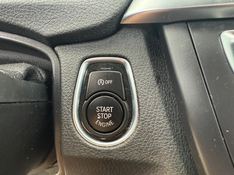 BMW 3 Series Vehicle Image 26