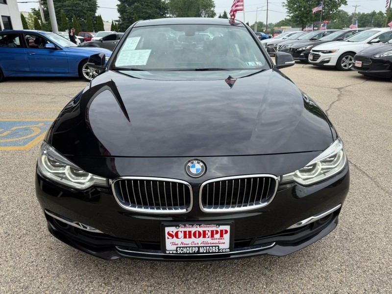 BMW 3 Series Vehicle Image 02