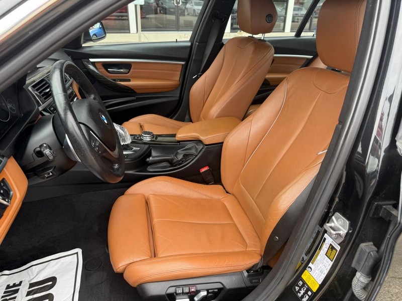 BMW 3 Series Vehicle Image 09