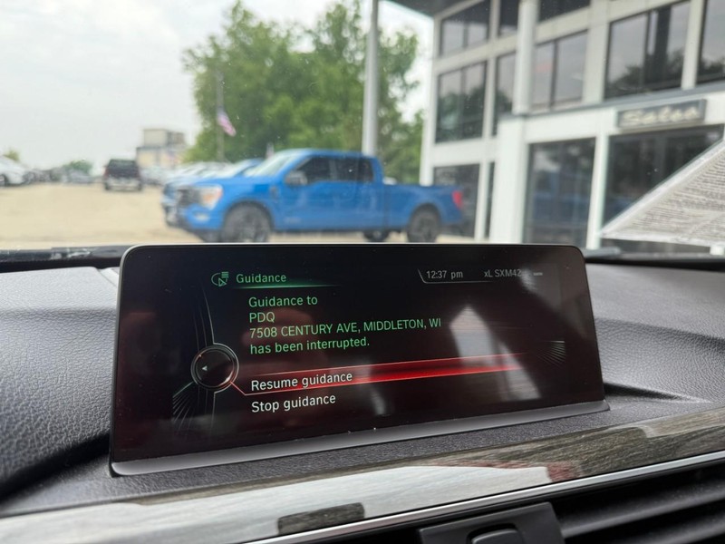 BMW 3 Series Vehicle Image 25