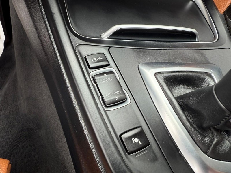 BMW 3 Series Vehicle Image 29