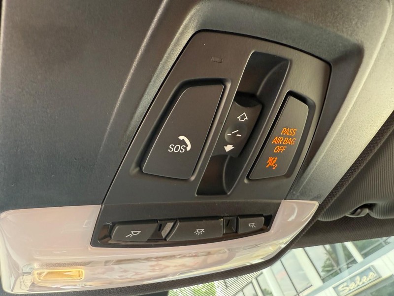 BMW 3 Series Vehicle Image 30