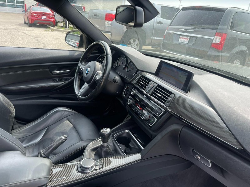 BMW M3 Vehicle Image 02